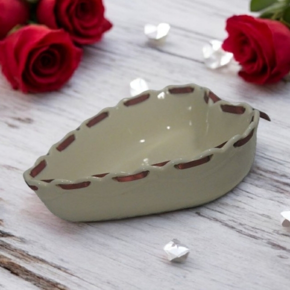 Longaberger Sweetest Heart Dish Ivory Ceramic Bowl with Pierced Ribbon Edge - Picture 2 of 10